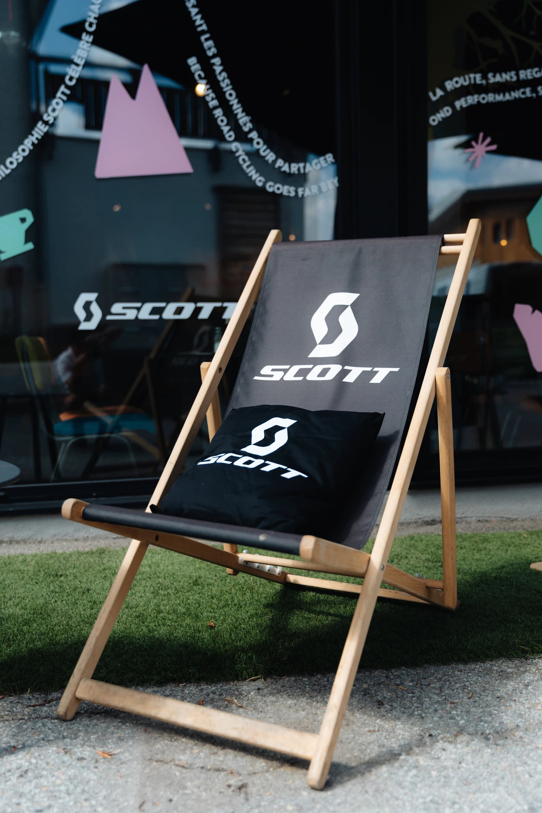 Stand SCOTT Sports France sur le village de L'Étape du Tour