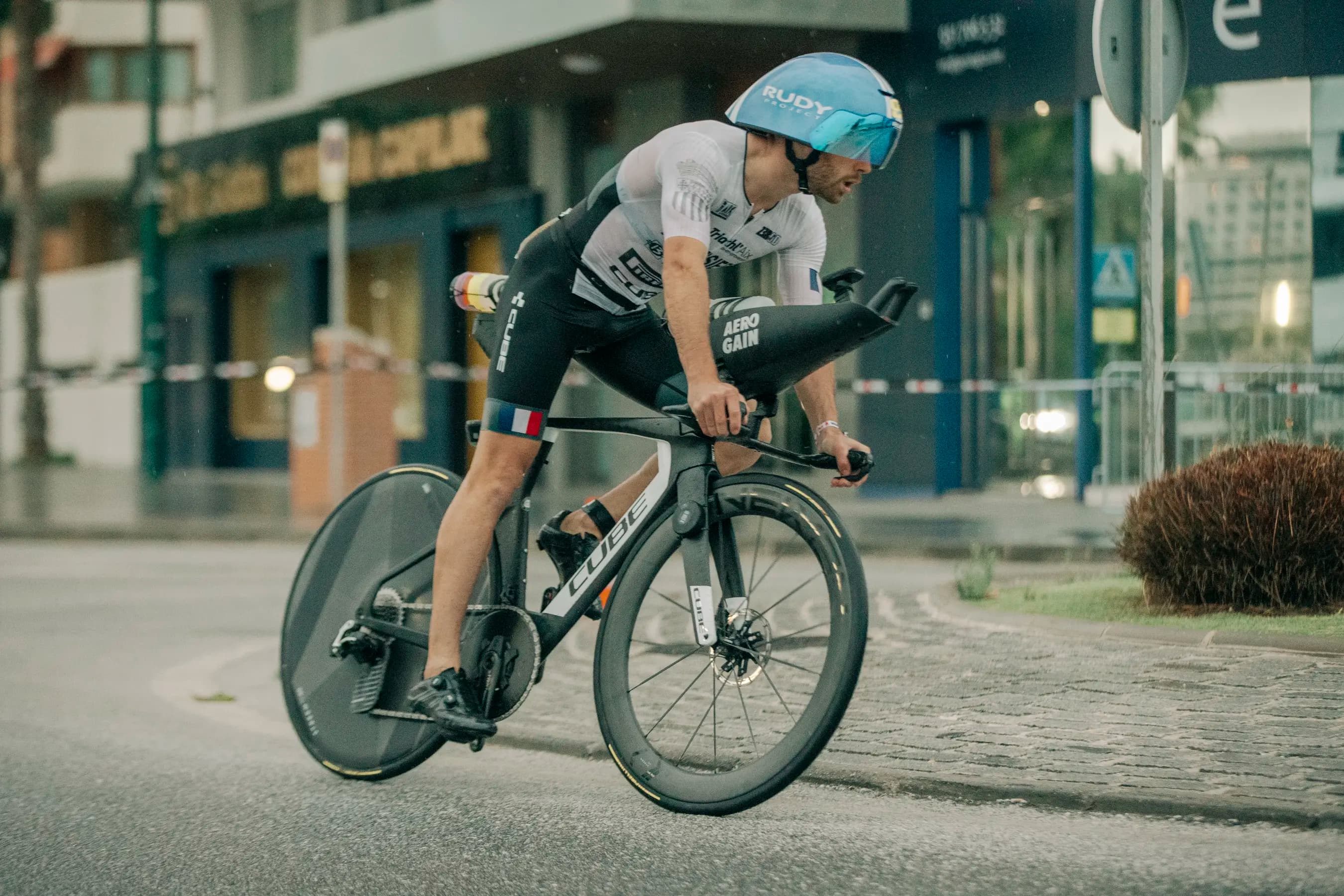 Félix Forissier sur son vélo de contre-la-montre à Málaga