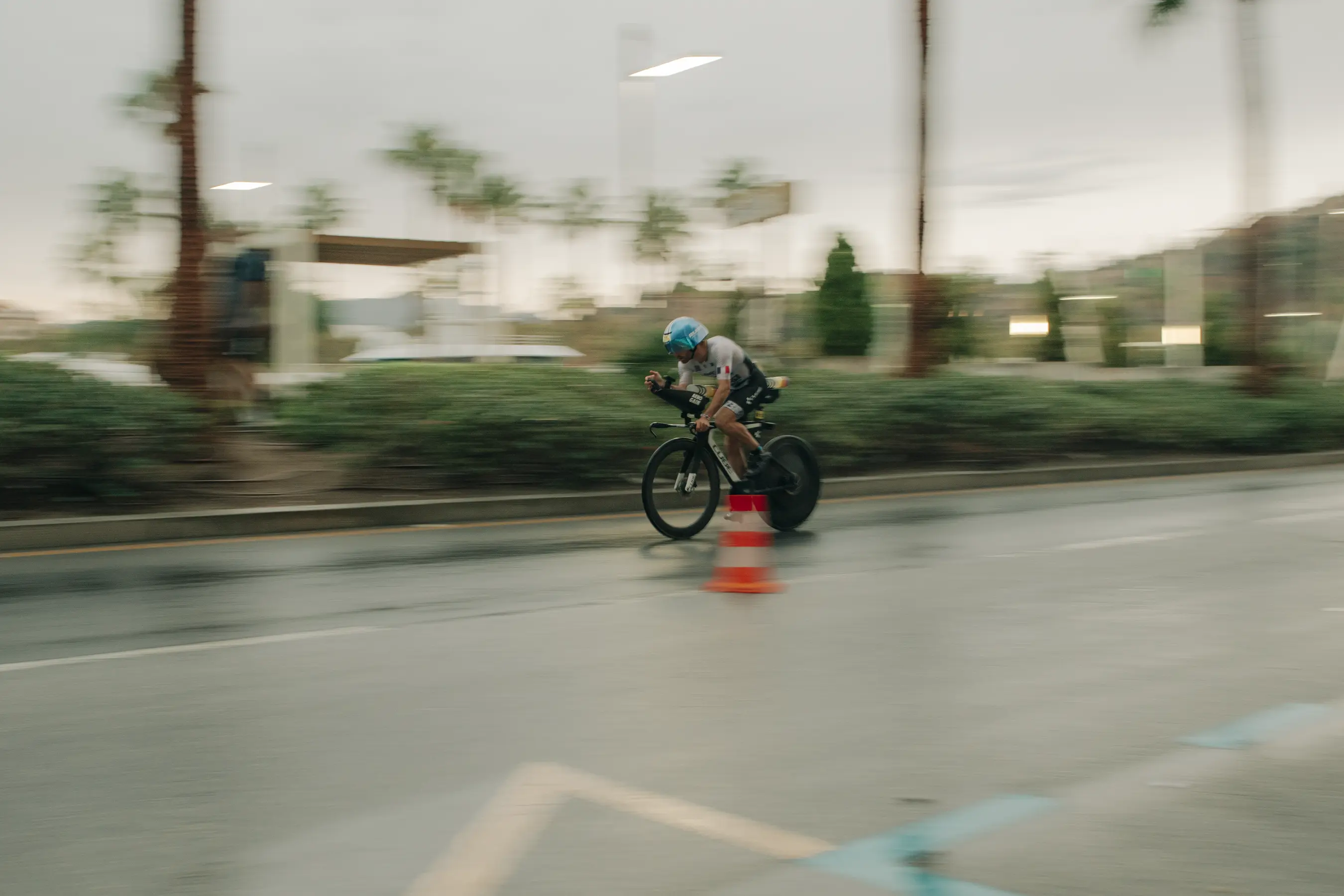 Félix Forissier lancé à pleine vitesse sur la partie vélo