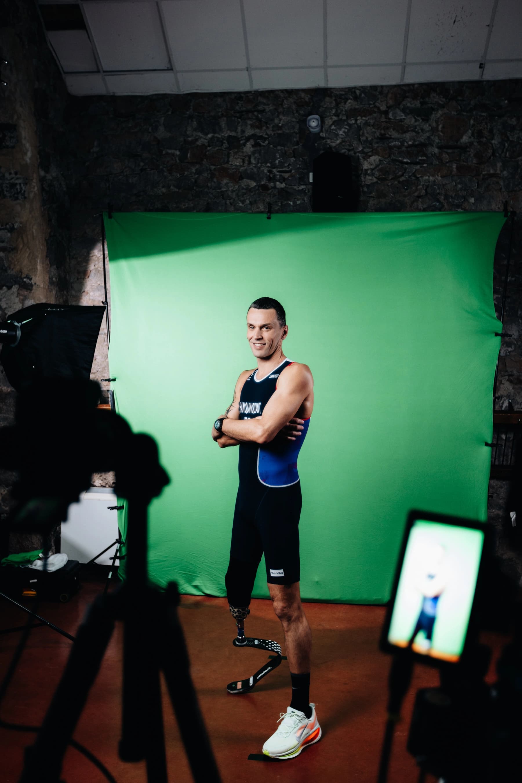 Shooting studio des athlètes avec fond vert